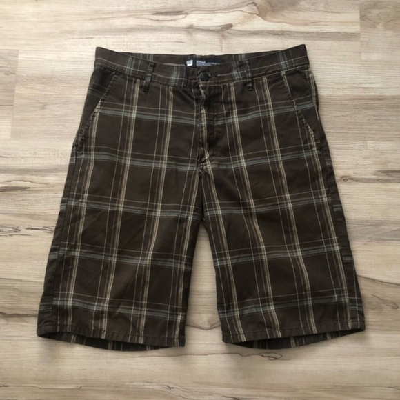 Etnies Men's Dark Brown Plaid Shorts - Picture 1 of 6
